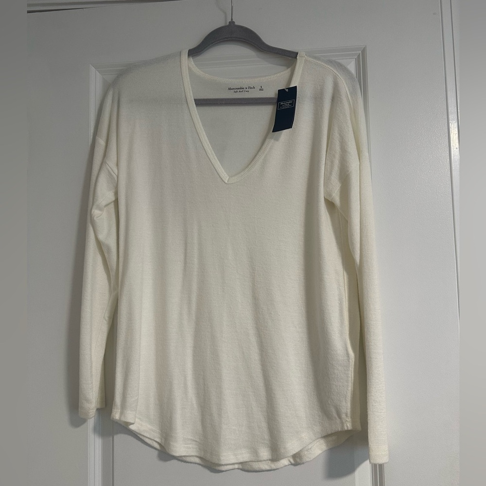 Abercrombie & Fitch Cream Long Sleeve V-Neck Top